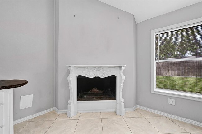Building Photo - 2903 Woodland Grove Dr