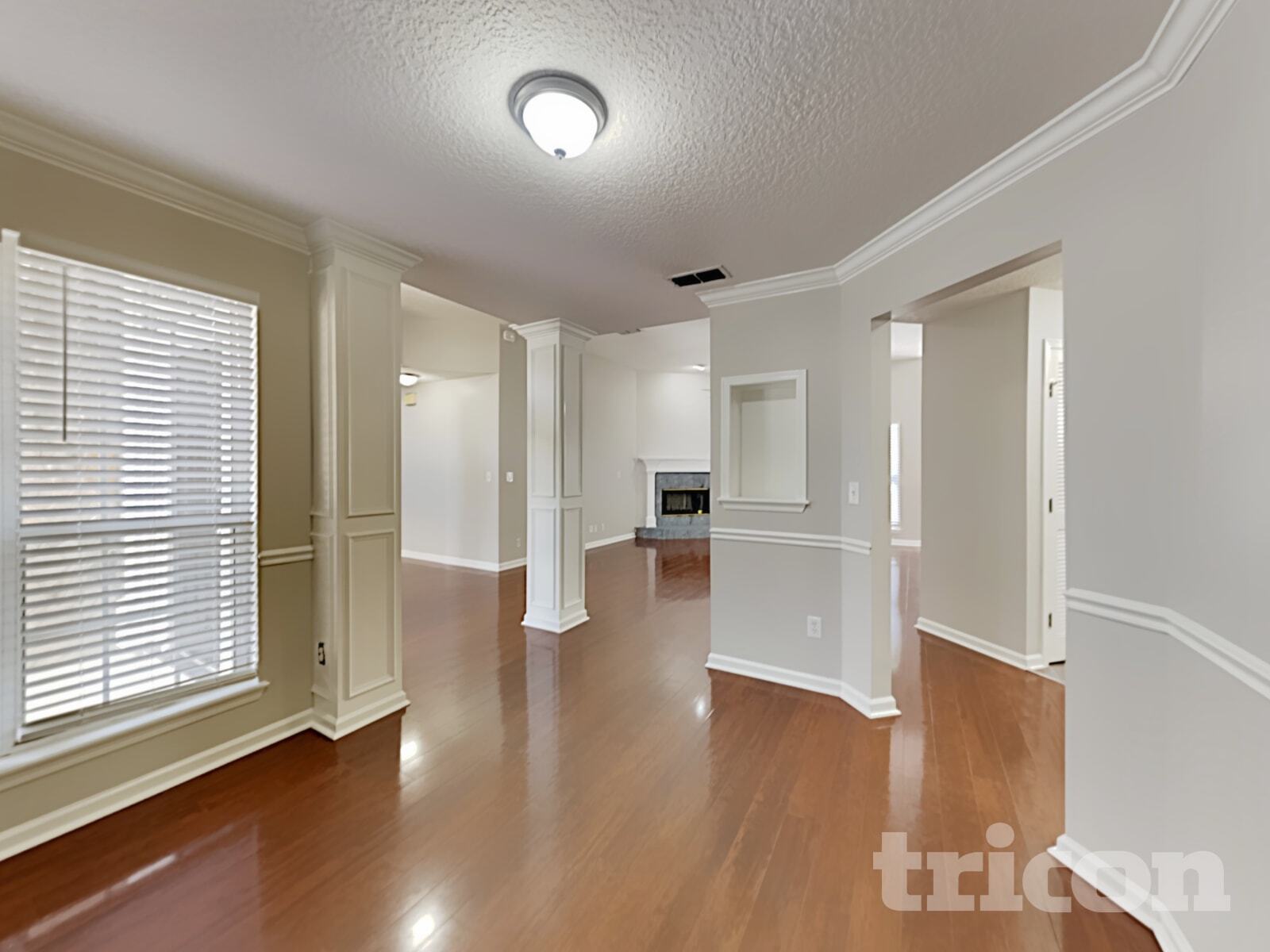 Building Photo - 838 Poydras Ln W