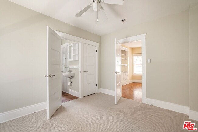 Building Photo - 532 Altair Pl