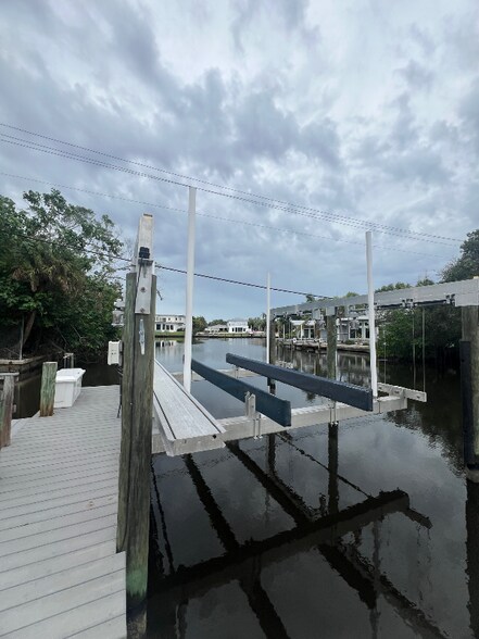 Building Photo - 5178 Oakmont Pl