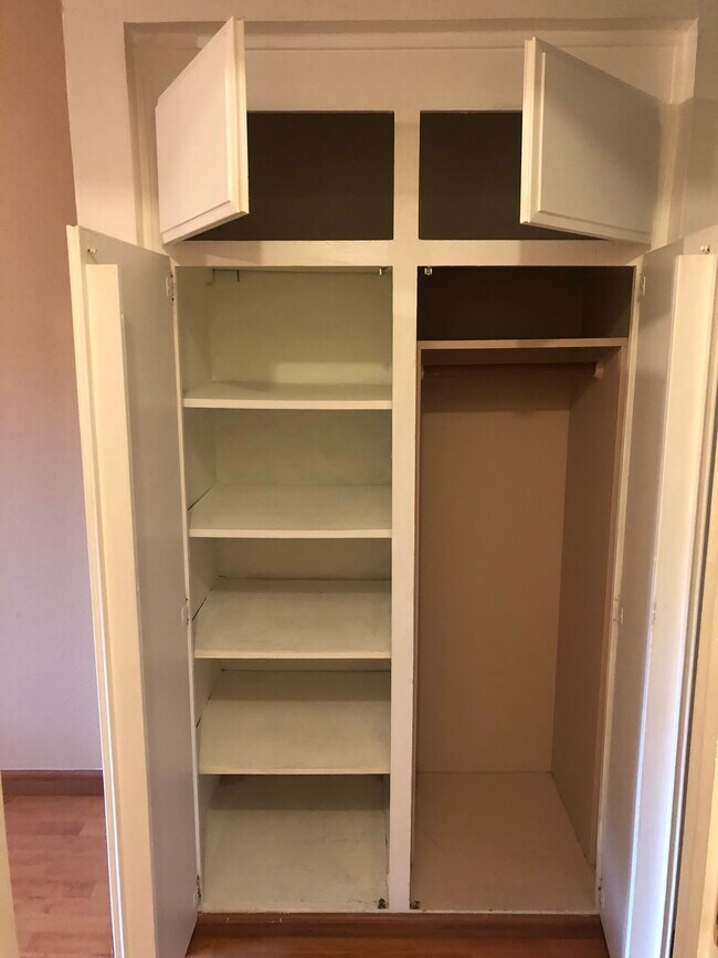 closet - 247 N Capitol Ave