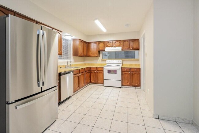 Building Photo - 6403 Fallengate Dr