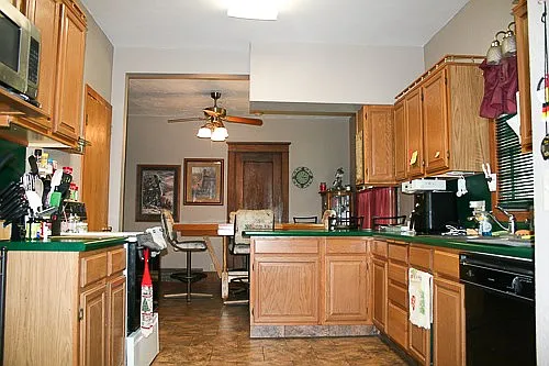 Building Photo - 300 E 5th St