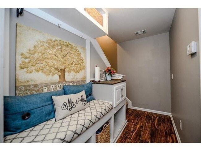 Building Photo - 2657 Cedar Dr