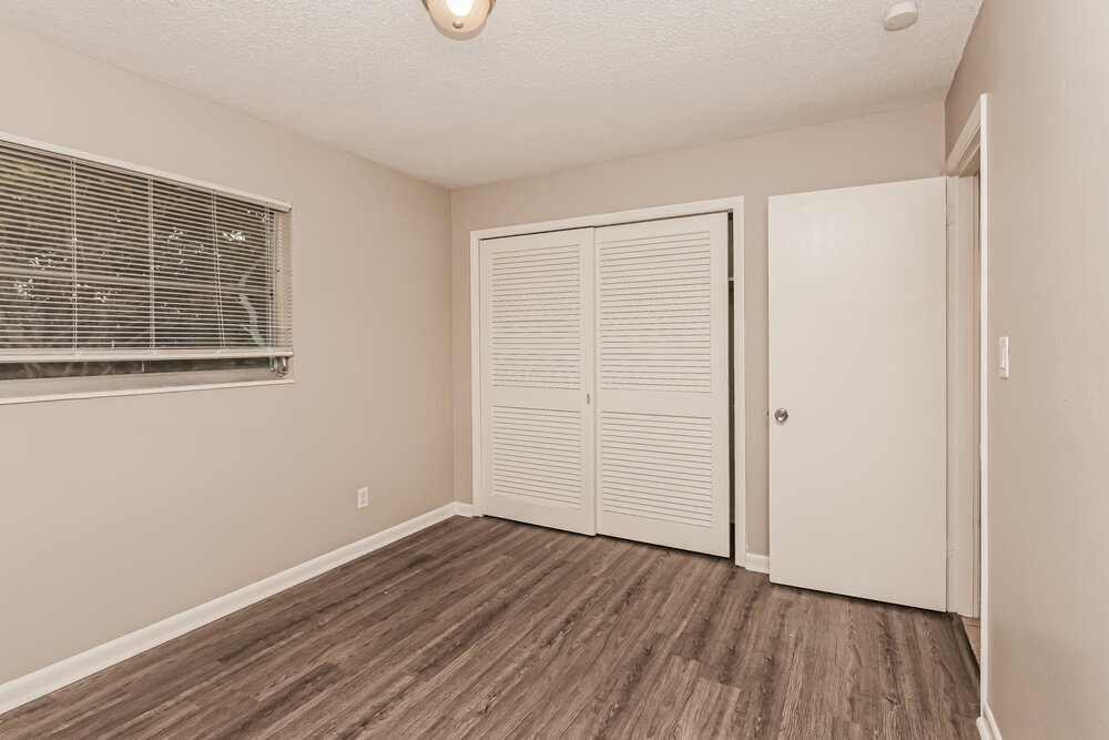 Building Photo - 344 Crestwood Ave