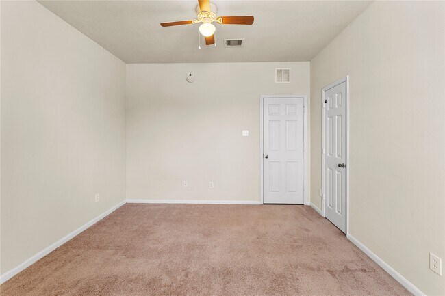 Building Photo - 7431 Sabinal Creek Dr