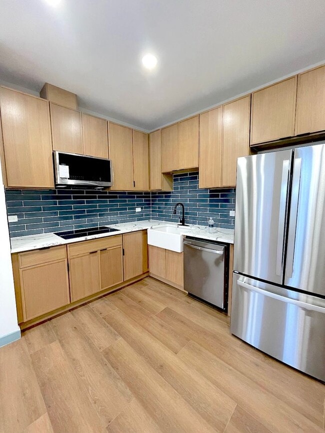 Building Photo - 1001 W 31st St