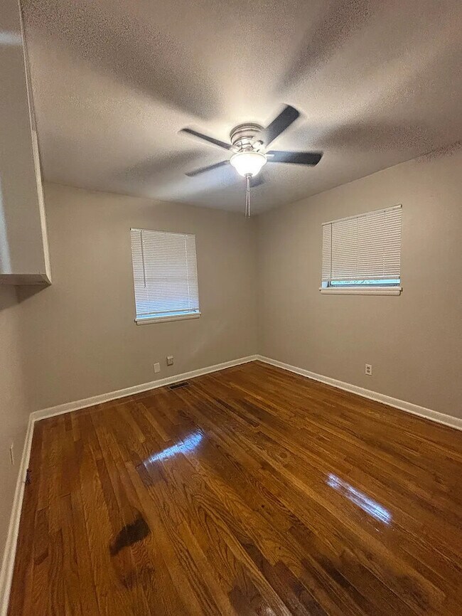 Building Photo - Duplex