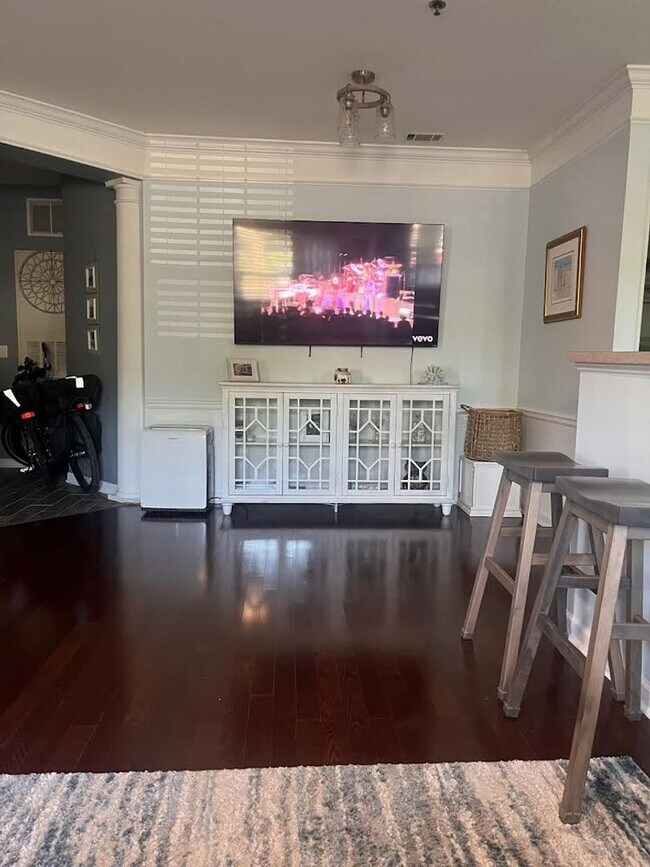 Building Photo - Stunning Two Bedroom Condo - Fully Furnished - Mira Vista - James Island