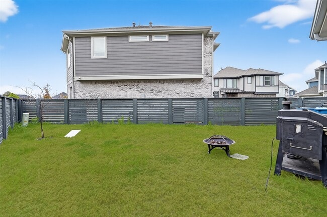 Building Photo - 15162 Post Oak Fls Dr