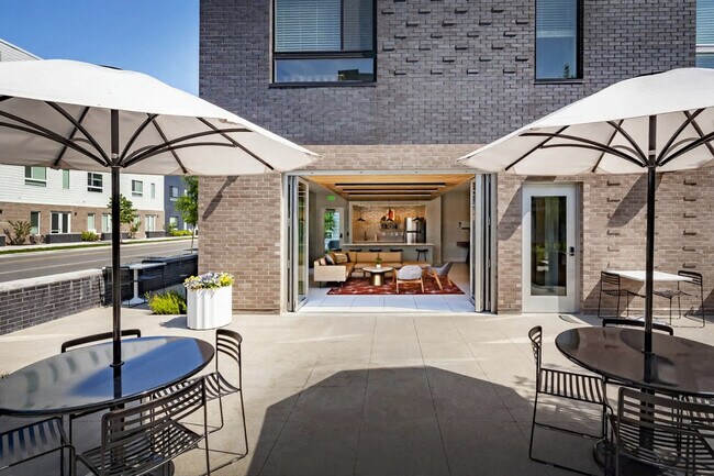 Building Photo - 6160 N Rural St