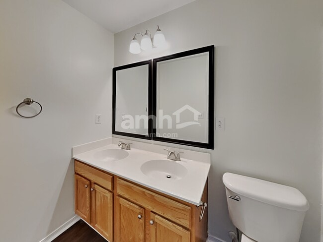 Building Photo - 8117 Rosberg Ln