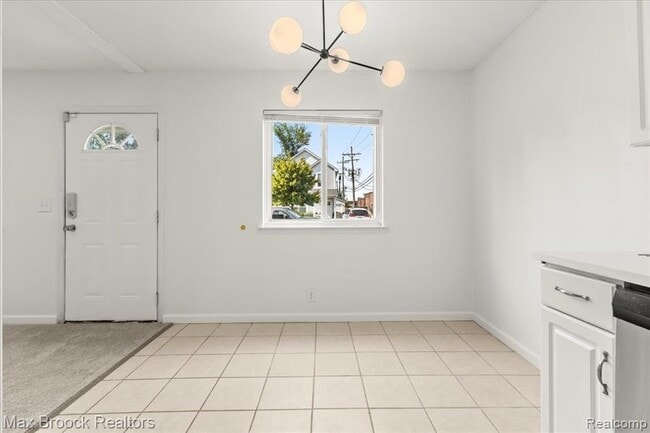 Building Photo - 27 W Garfield Ave