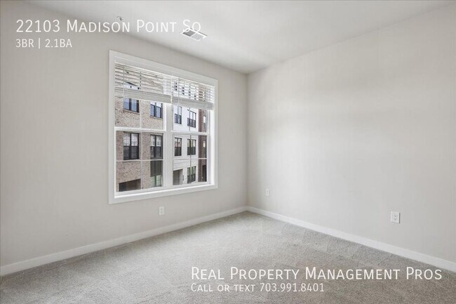 Building Photo - 22103 Madison Pt Sq