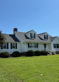 Building Photo - 105 Ainsley Rd