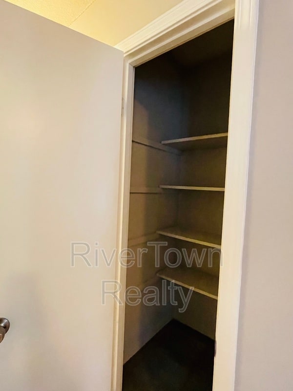 Building Photo - 6390 Sandhurst Rd