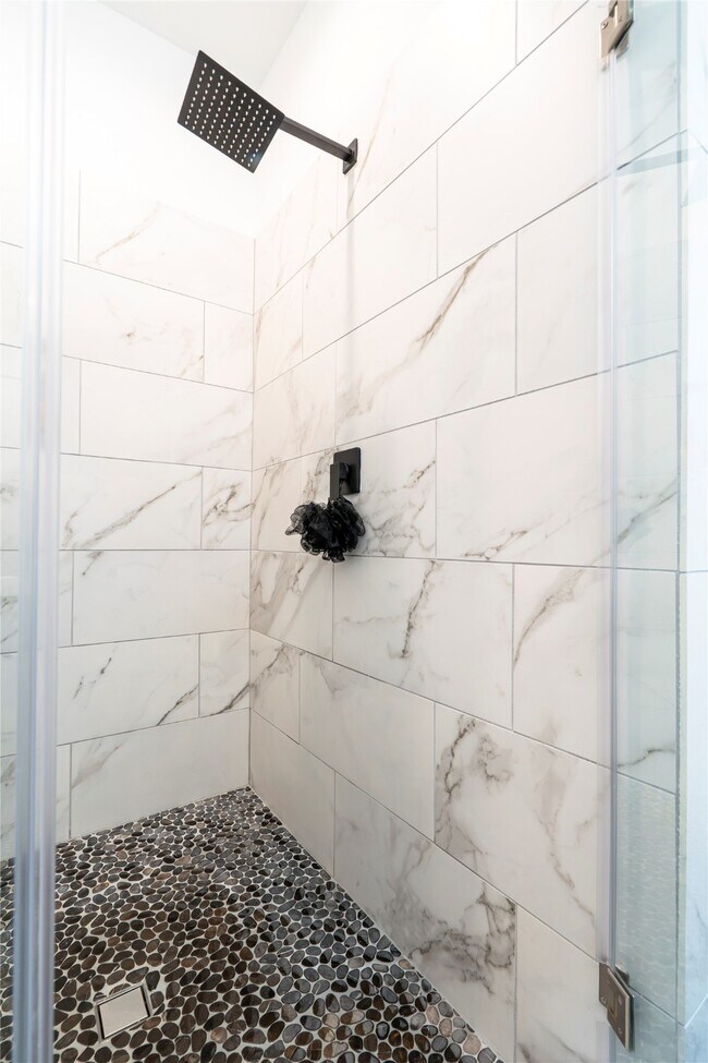 Building Photo - 2056 Johanna Dr