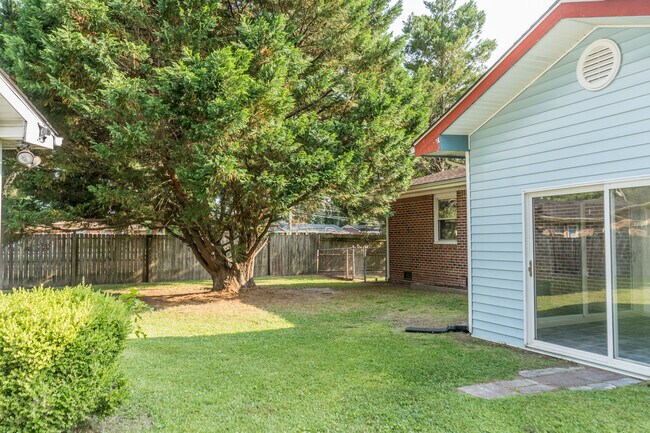 Building Photo - 1714 Aydlett Cir