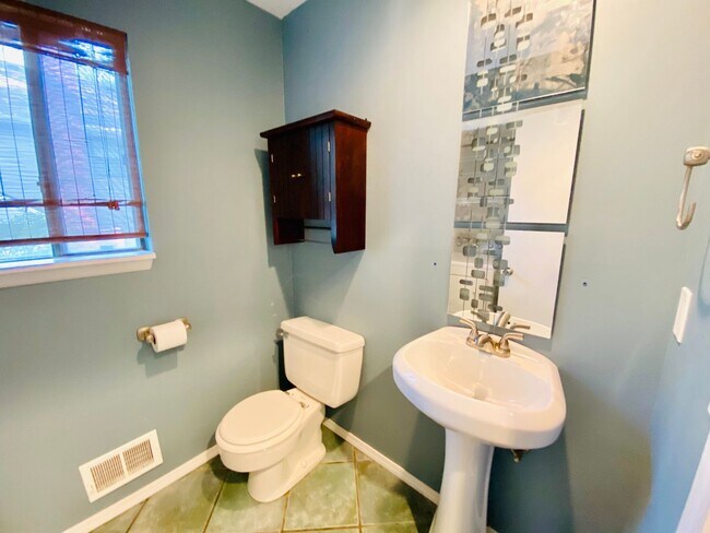 Building Photo - {13042} Contemporary in Lenexa + Fenced Yard + All Appliances Included