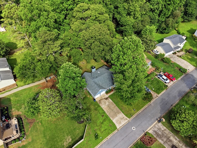Building Photo - 4061 Keheley Glen Dr