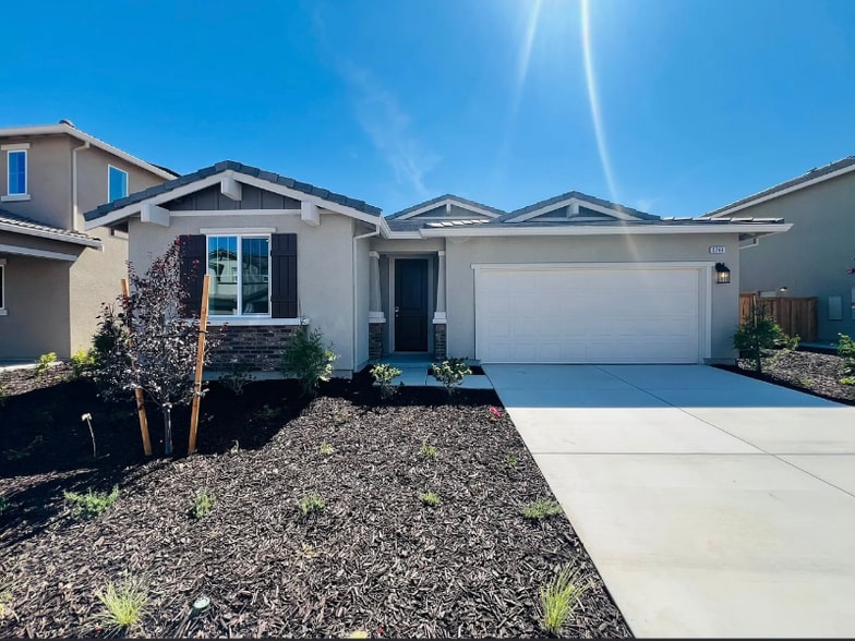 Primary Photo - 1744 Halo Ave