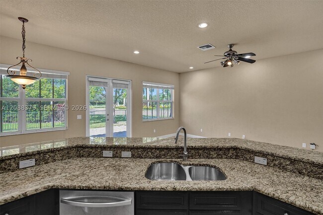 Building Photo - 10398 Waterside Ct
