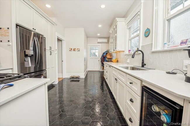 Building Photo - 36 Grand Ave