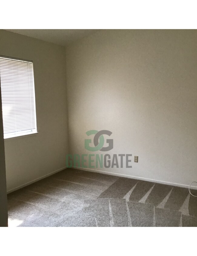 Building Photo - 941 Claremont Ct