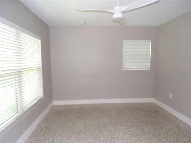 Building Photo - 2195 Gulfview Rd