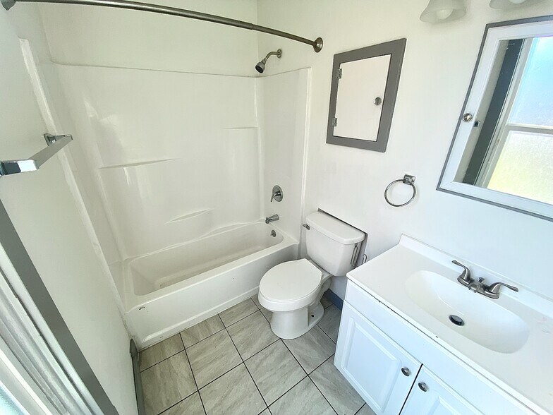 Bath - 2502 E Hartson Ave
