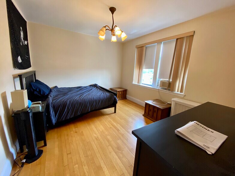 Building Photo - 137 Englewood Ave