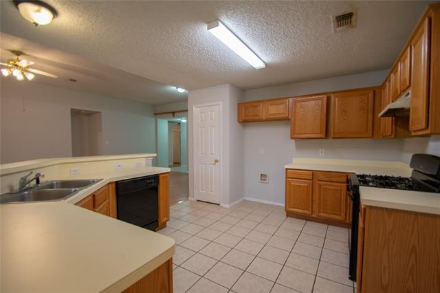 Building Photo - 2404 Whispering Creek Dr