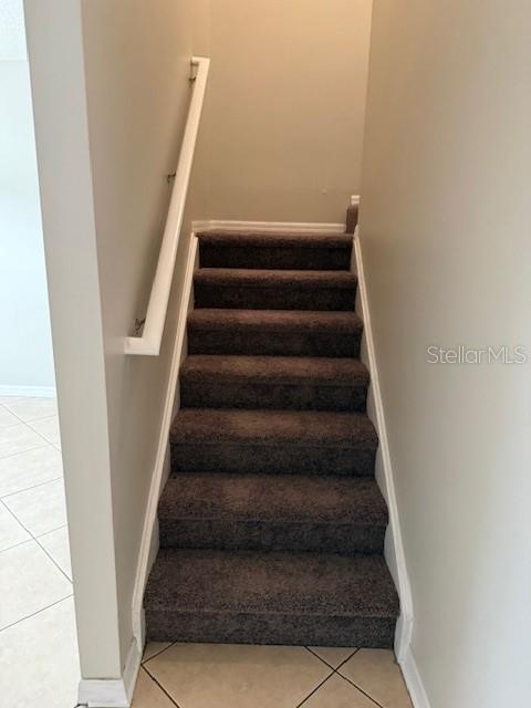 Building Photo - 744 Paris Dr