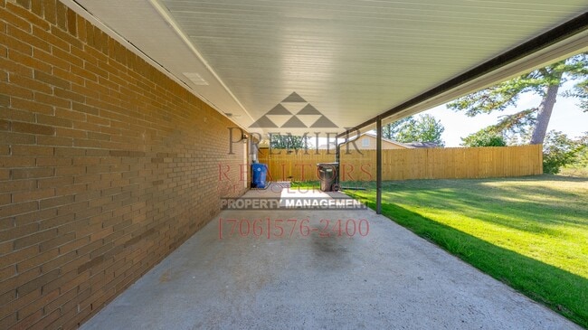 Building Photo - 5100 Sequoia Dr