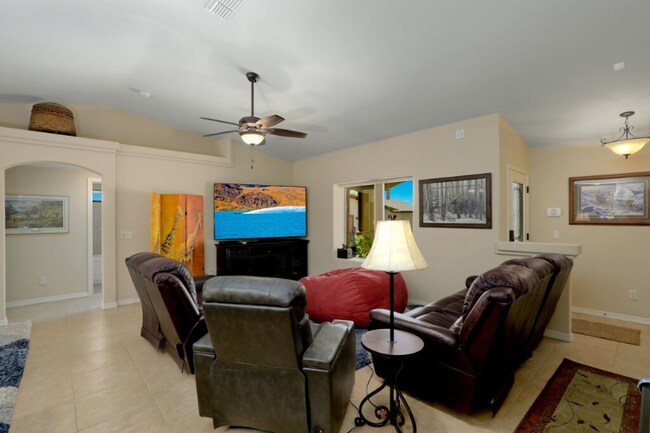 Building Photo - 1820 Ambas Dr