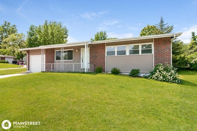 Building Photo - 10401 Trask Dr, Dellwood, MO 63136