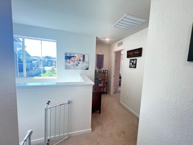 Building Photo - Spacious 3-Bedroom, 2.5-Bath Paired Home