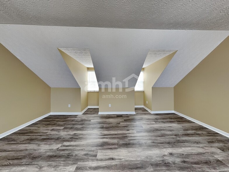 Building Photo - 4433 Greensbury Dr