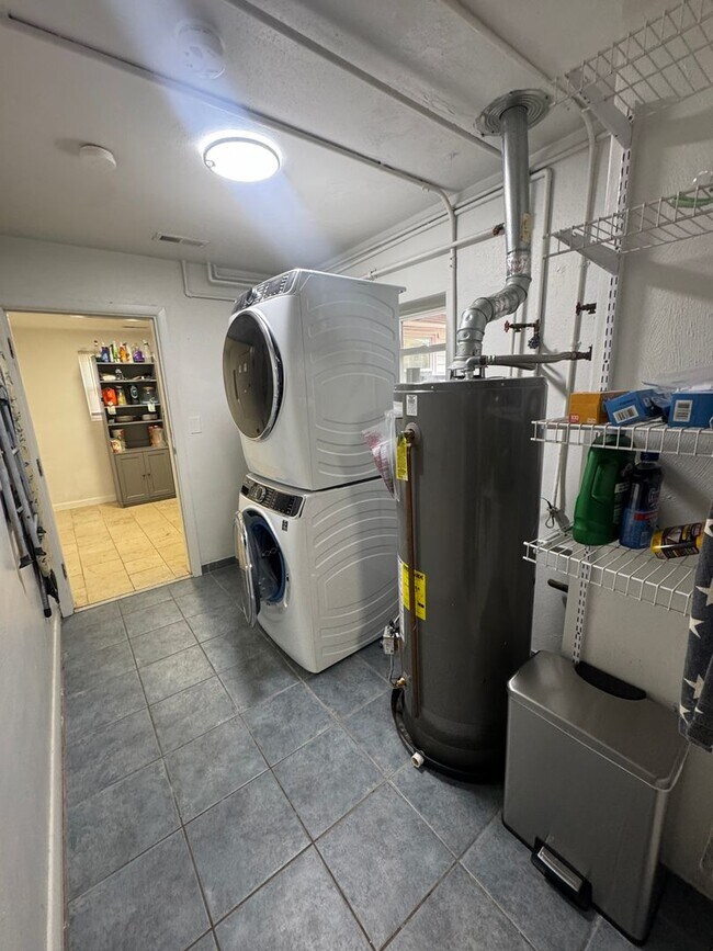 Building Photo - Charming Brick Ranch in the Heart of Churchland