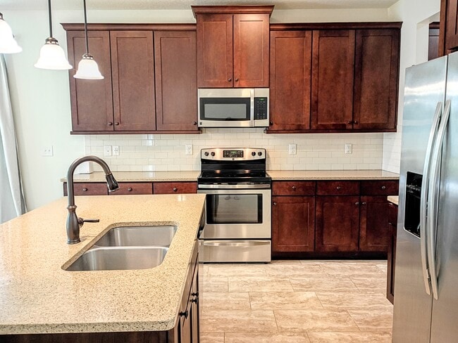 Building Photo - 112 Goldenrod Lake Dr