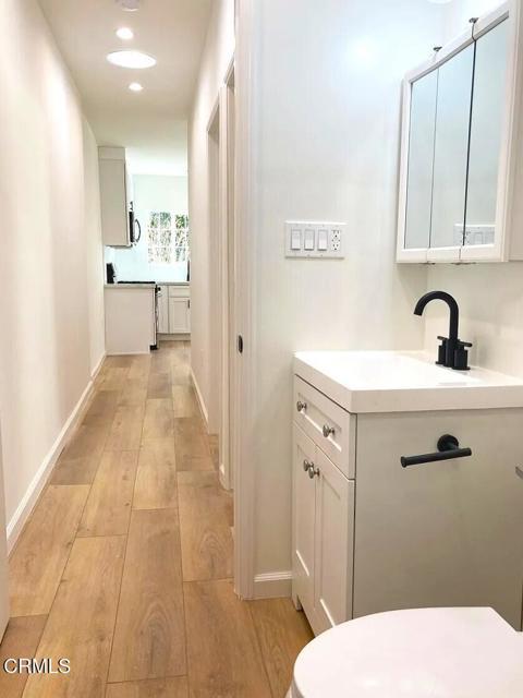 Building Photo - 3332 Thorpe Ave