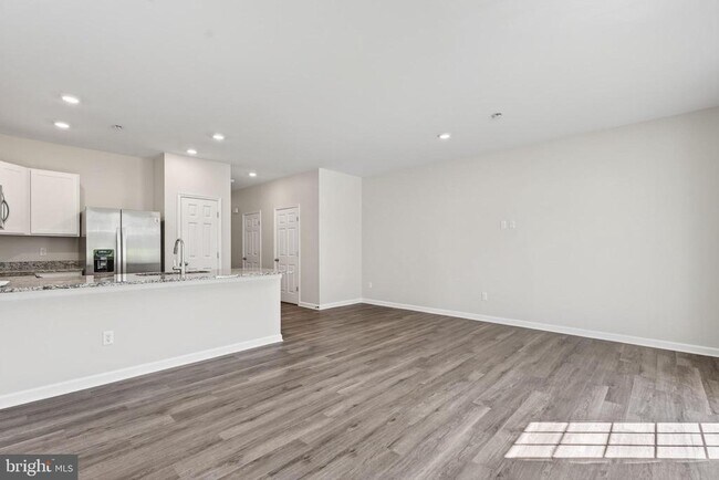 Building Photo - 183 Caterpillar Dr