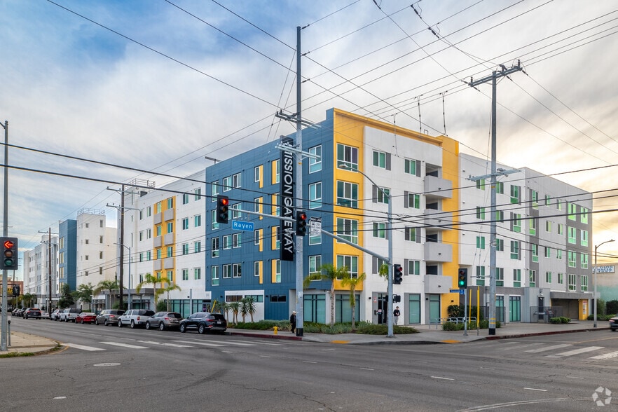 Primary Photo - Mission Gateway