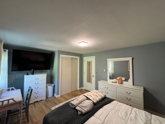 Building Photo - Fully Furnished 2-Bedroom Home for Rent – ...