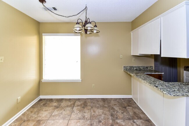 Building Photo - 1677 Ranmar Dr