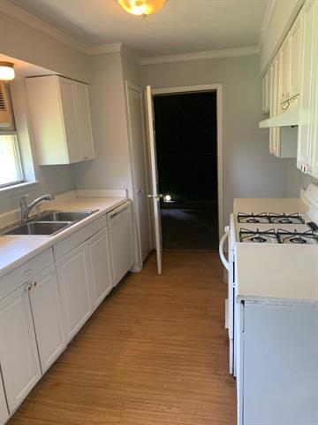 Building Photo - 679 Edgeglen Dr