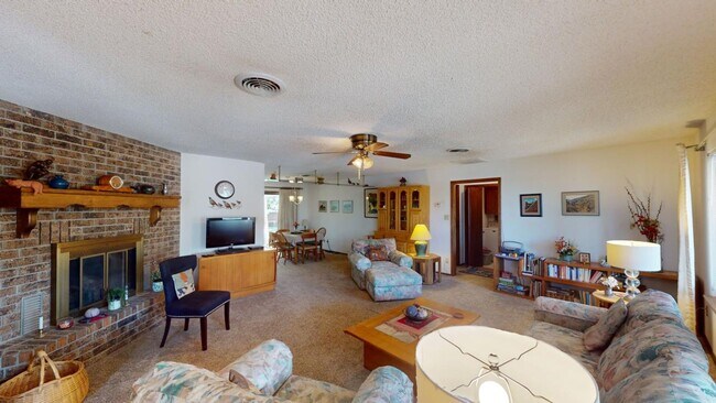 Building Photo - Fully Furnished 3 Bedroom Rental