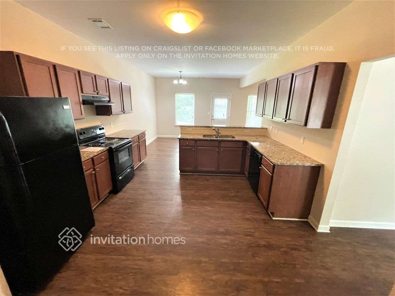 Building Photo - 2445 Valley Creek Dr