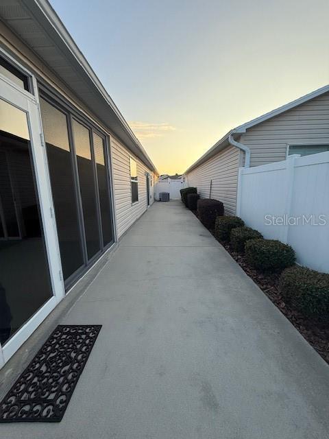 Building Photo - 853 Sapphire Pl