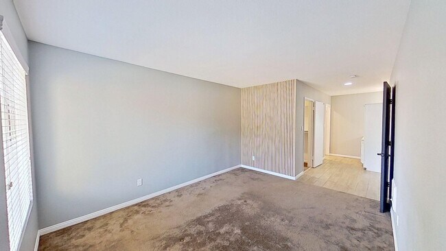 Building Photo - 1040 W MacArthur Blvd